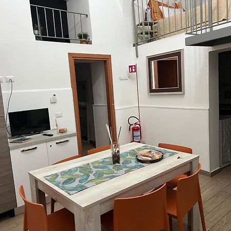 Due Passi Dal Centro Apartment Catania Ngoại thất bức ảnh