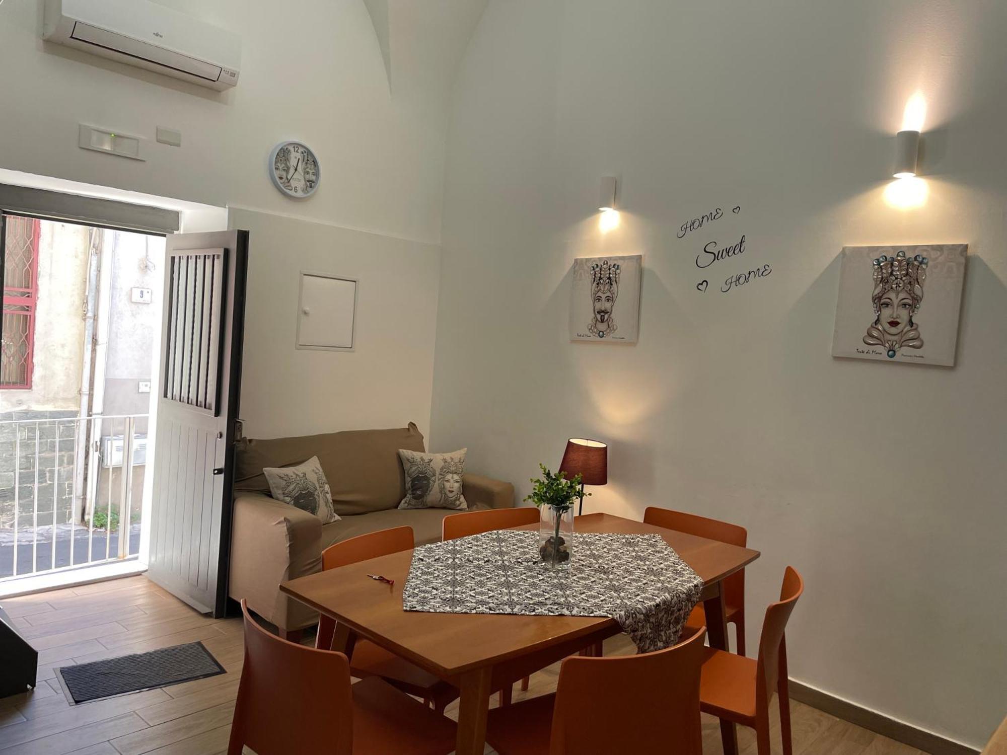 Due Passi Dal Centro Apartment Catania Ngoại thất bức ảnh