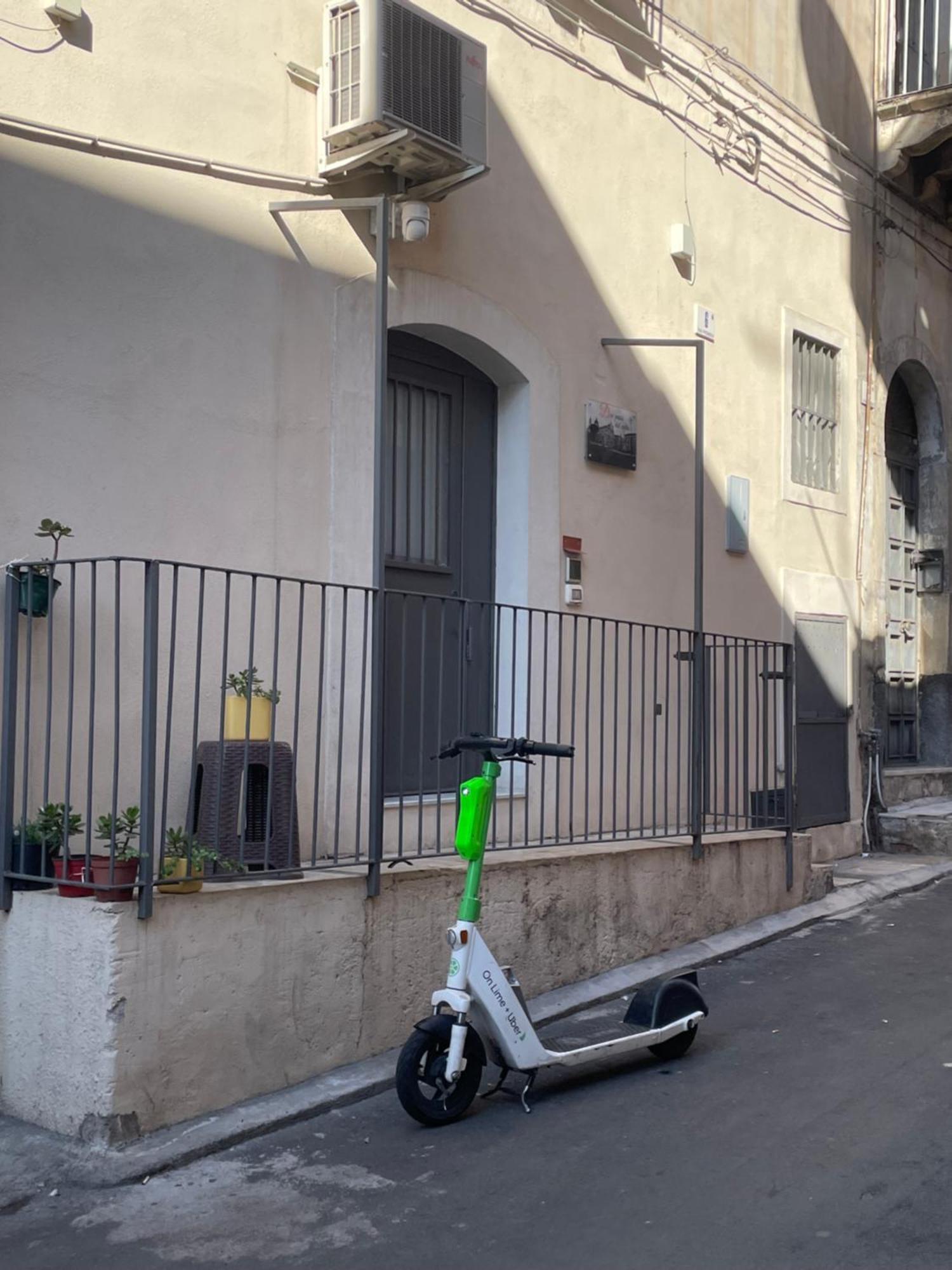 Due Passi Dal Centro Apartment Catania Ngoại thất bức ảnh