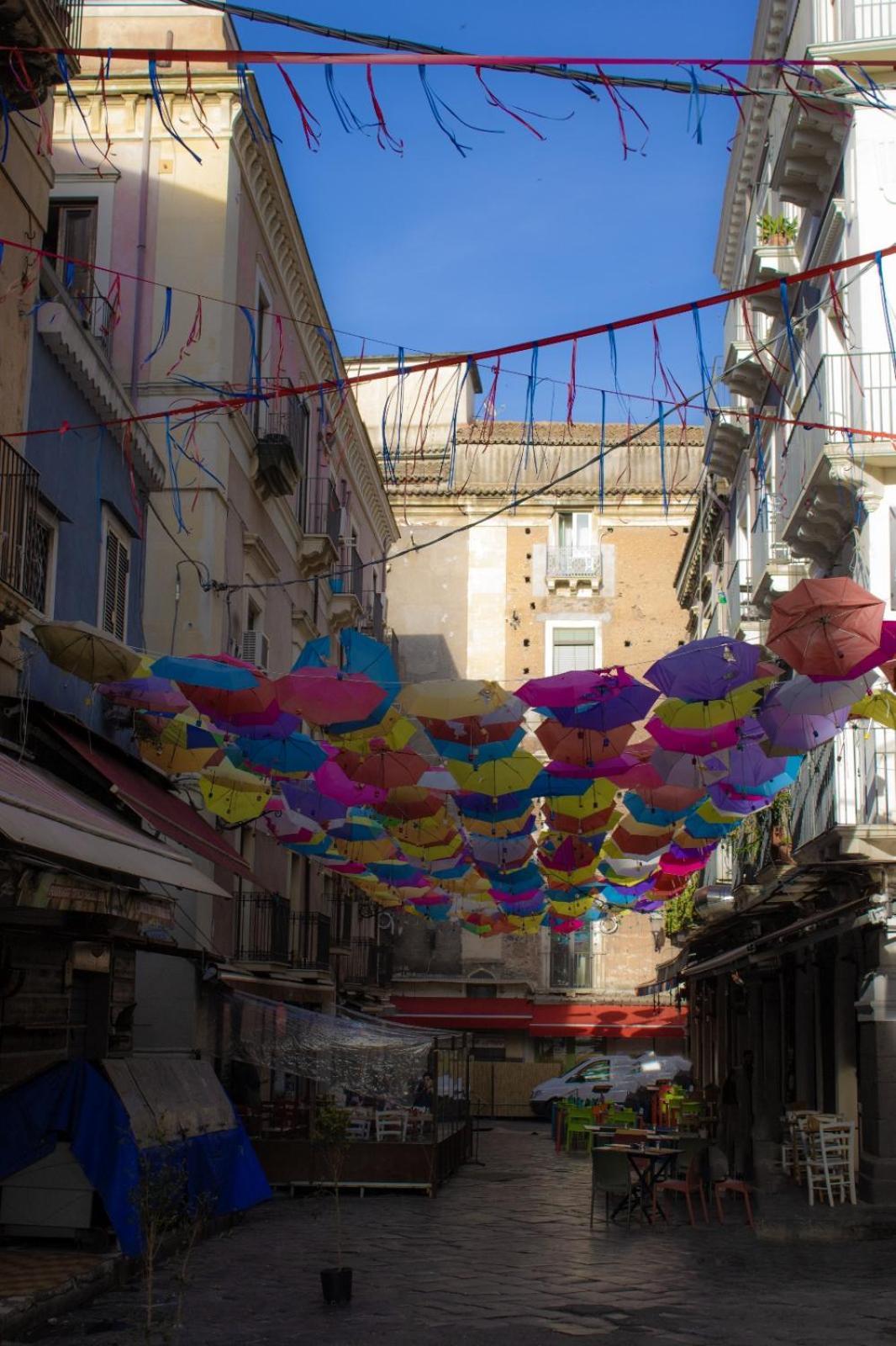 Due Passi Dal Centro Apartment Catania Ngoại thất bức ảnh